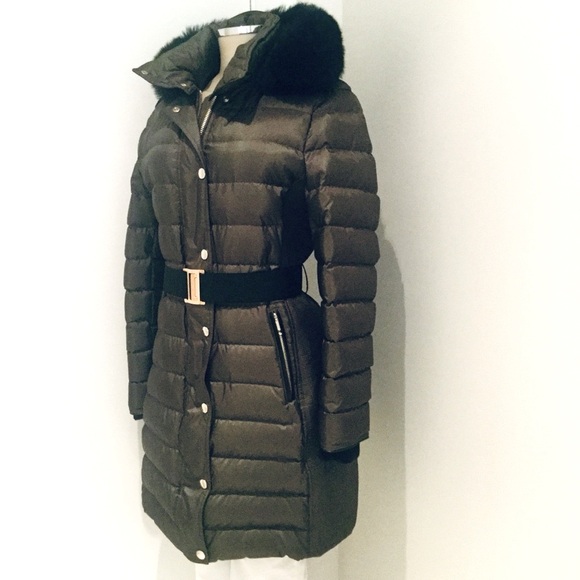 BURBERRY LONDON ABBEYDALE FOX-FUR TRIMMED PUFFER COAT - Picture 3 of 14